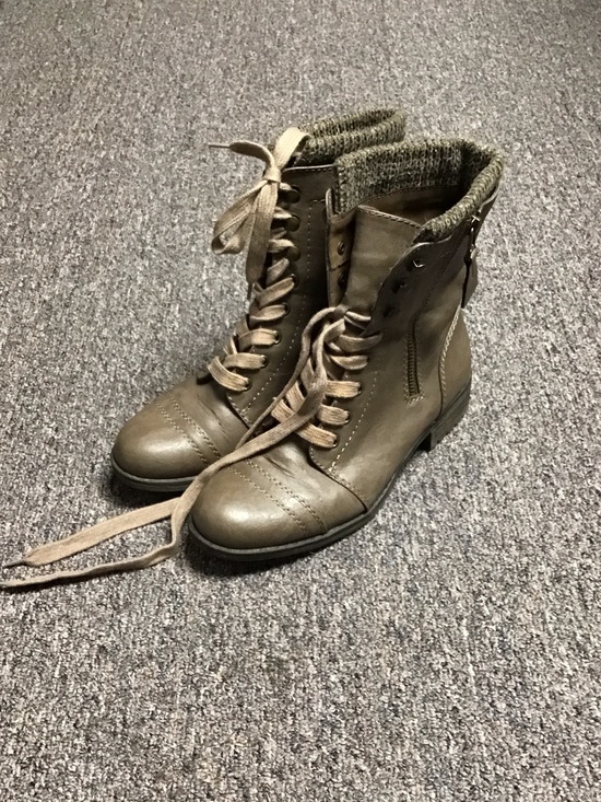 Limelight Shoes - Women's Lace-Up Ankle Boots in Gray